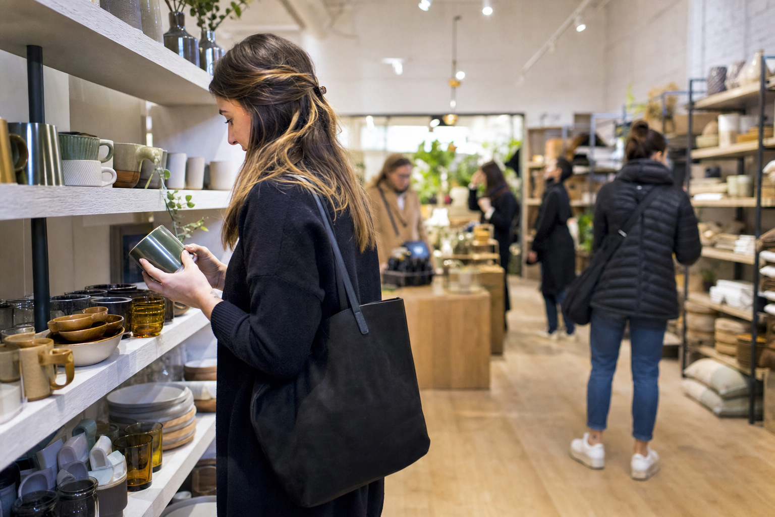 Photograph of a consumer setting illustrating the Airbnb, Inc. story