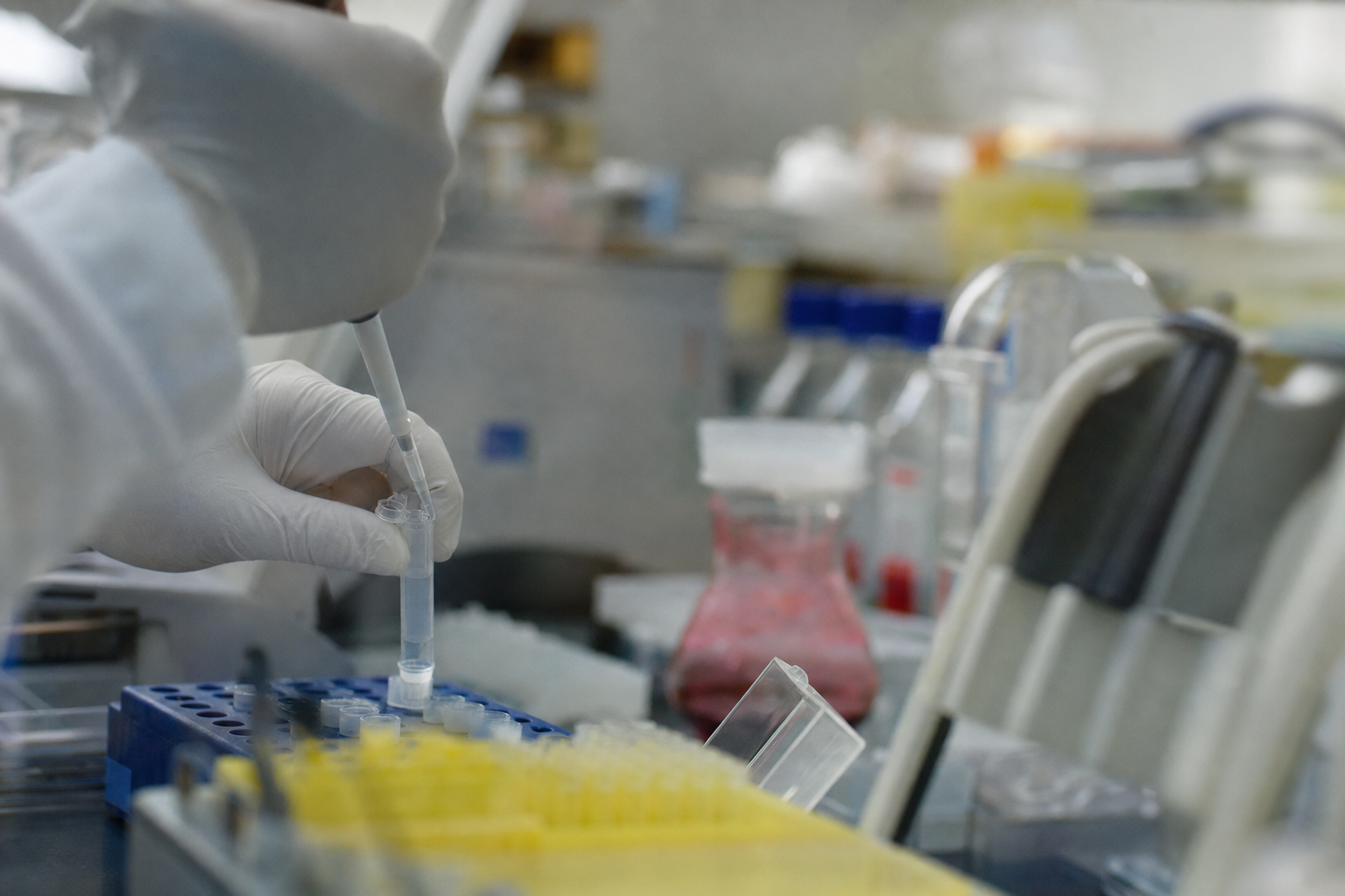 Photograph from the healthcare sector illustrating the Bonesupport Holding AB insider-trading story