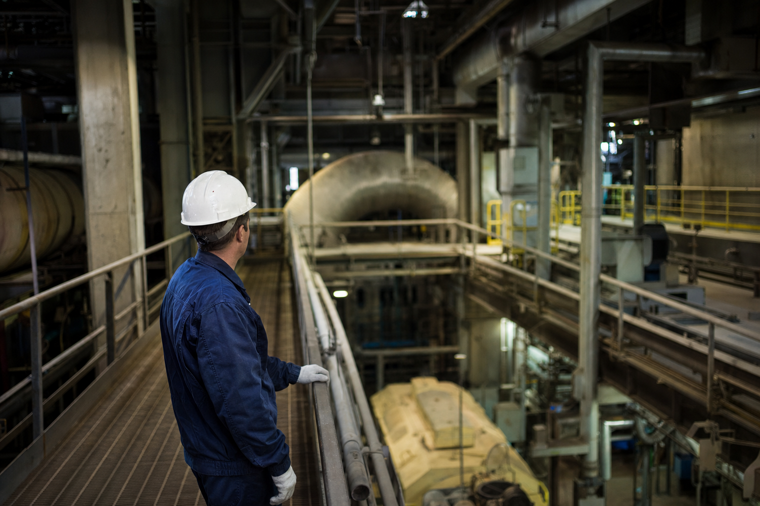 Photograph from the energy sector illustrating the Delek US Holdings, Inc. insider-trading story
