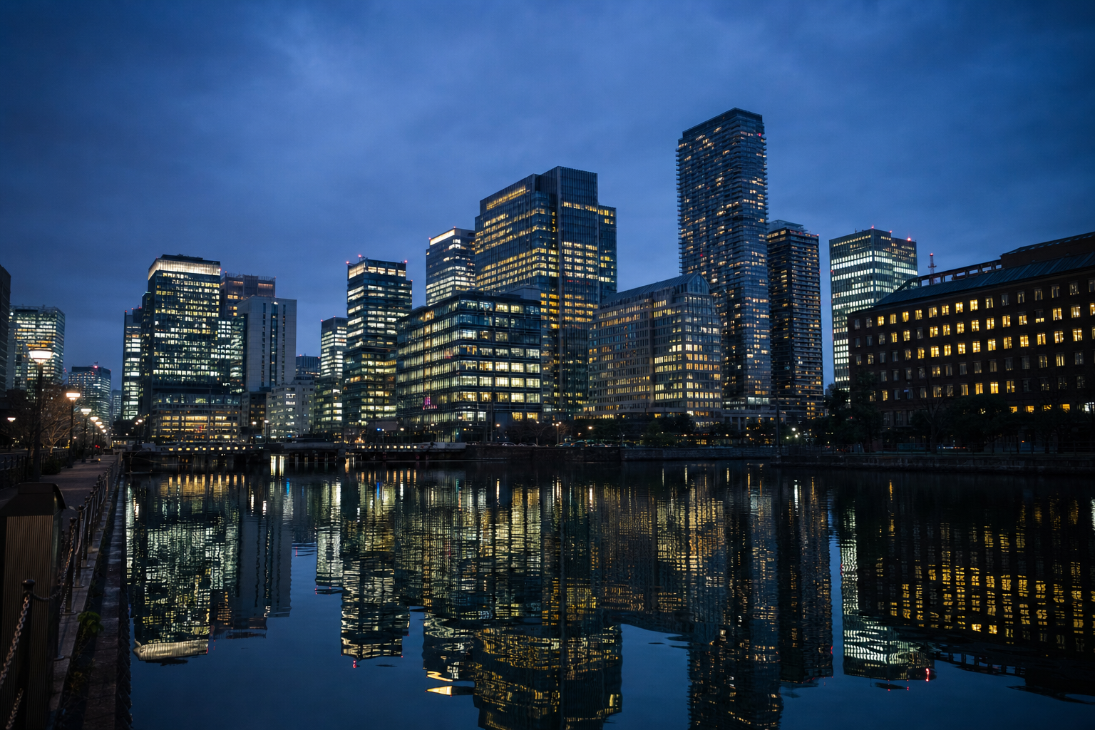 Photograph of a markets setting illustrating the Hill & Smith PLC story